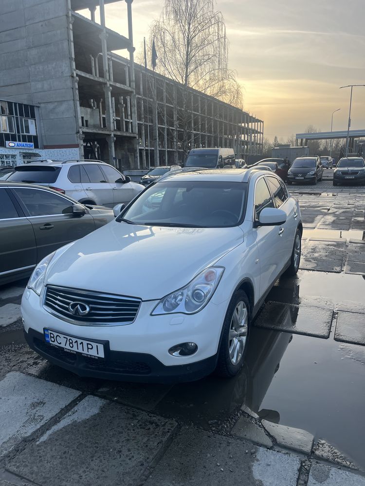 Infiniti ex 25 V6 рік 2013 222 кс ГБО