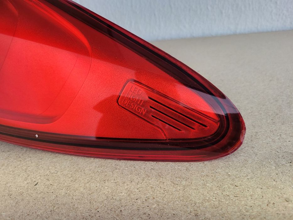 Farolim Led direito ilharga Renault Kadjar