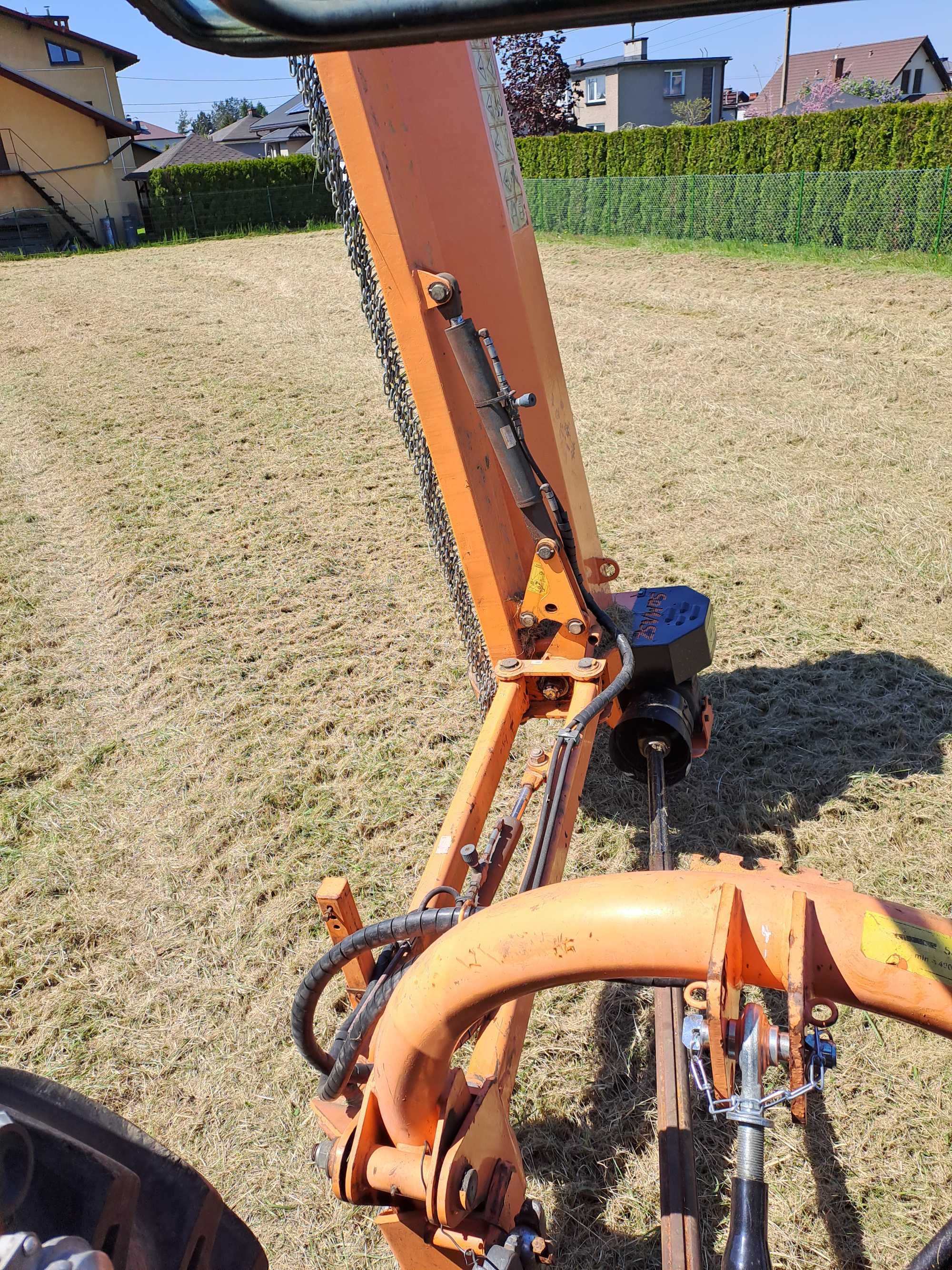 Usługi koszenia traw,nieużytków,łąk kosiarką bijakową szer.2m(mulczer)