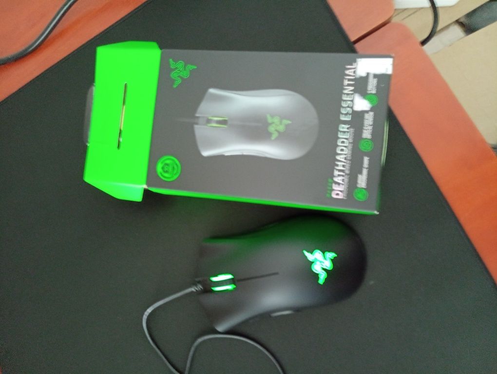 Мишка Razer Deathadder essental