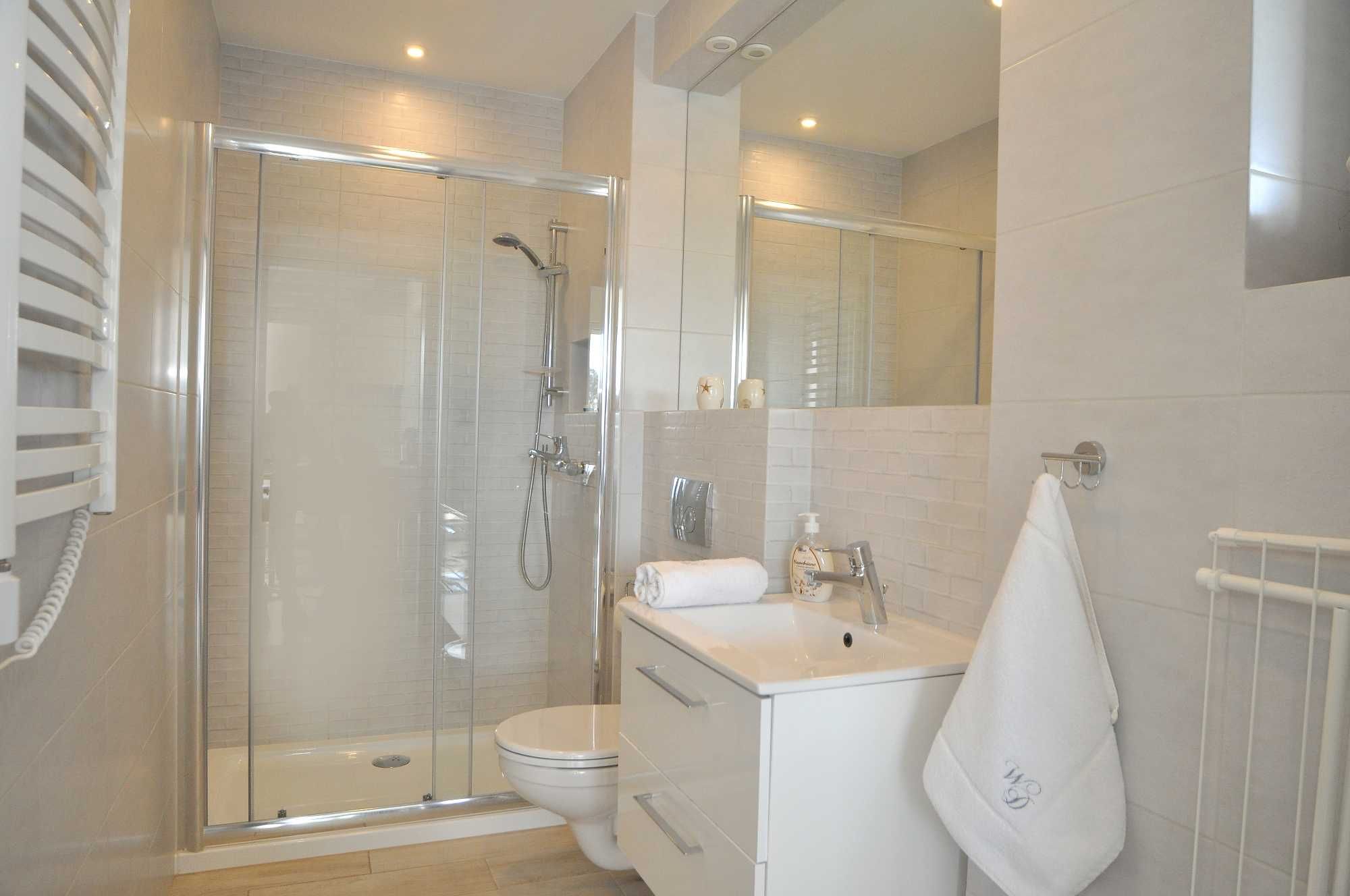 Apartamenty z tarasami i widokami na Zatokę Gdańską 150m. od plaży