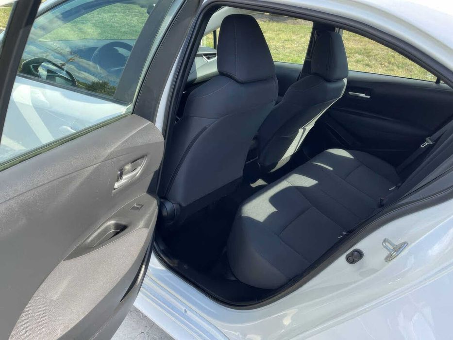 Toyota Corolla LE      2021