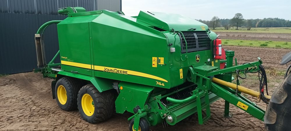 Prasoowijarka John Deere 744H Premium