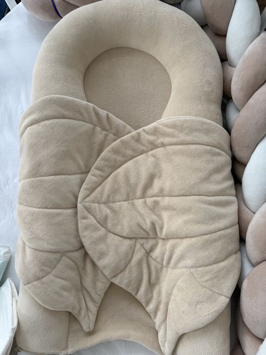 Кокон з крильцями