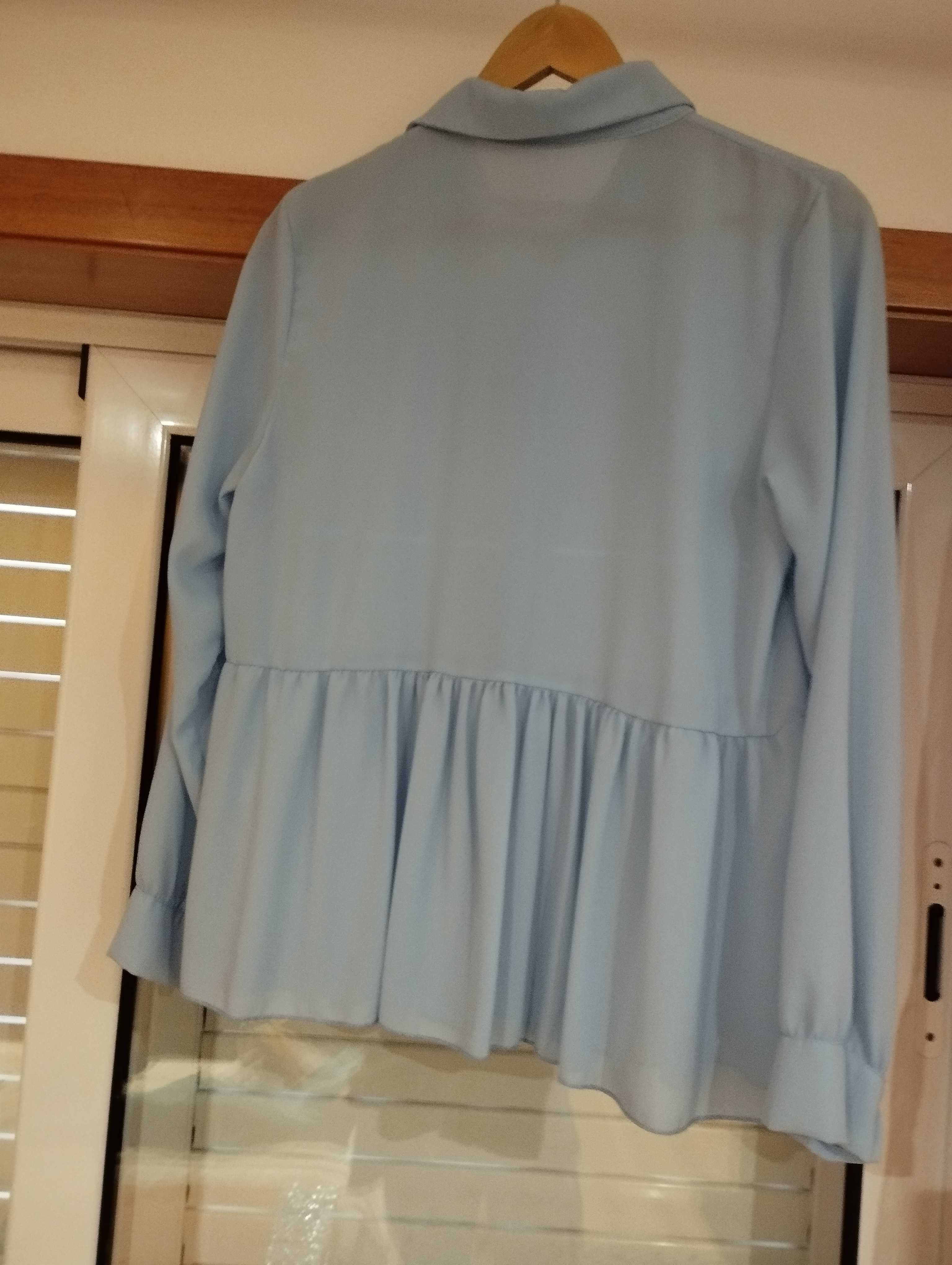 Blusa Azul com folho