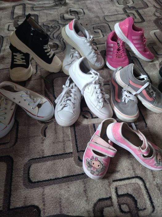 Продам взуття від 28 до 32 розміру