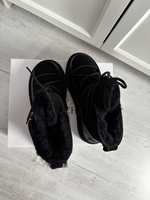 Czarne śniegowce Wittchen sznurowane z furerkiem