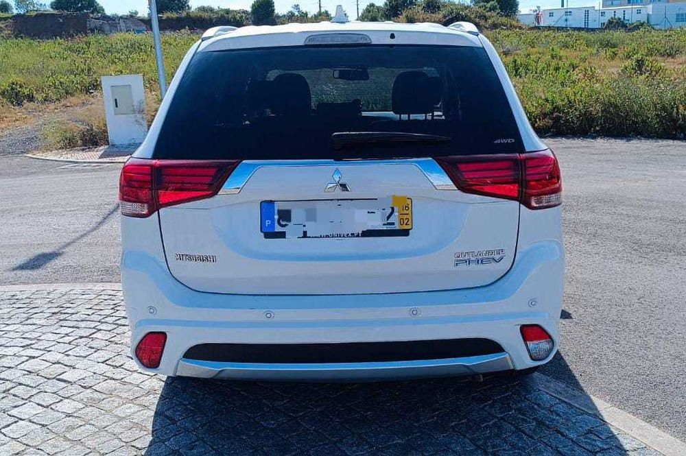 Mitsubishi Outlander 2.0 PHEV Intense Navi Automatica