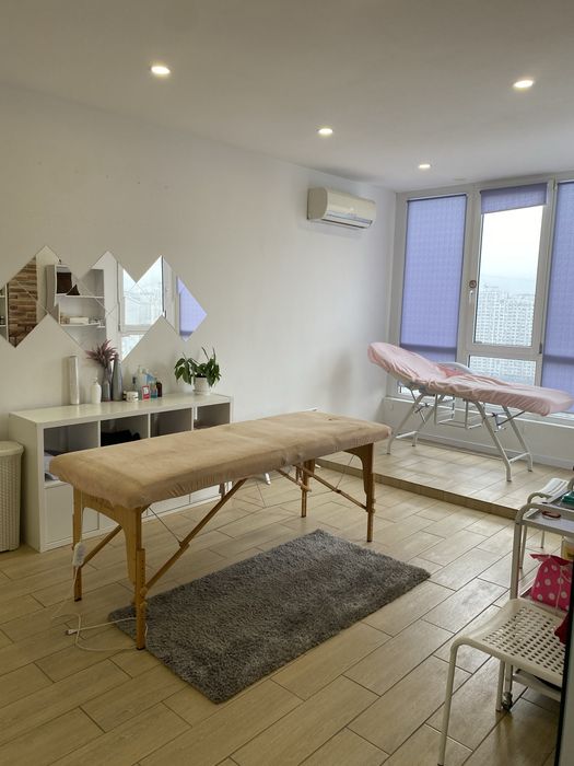 Оренда космотолог, массаж, перманент