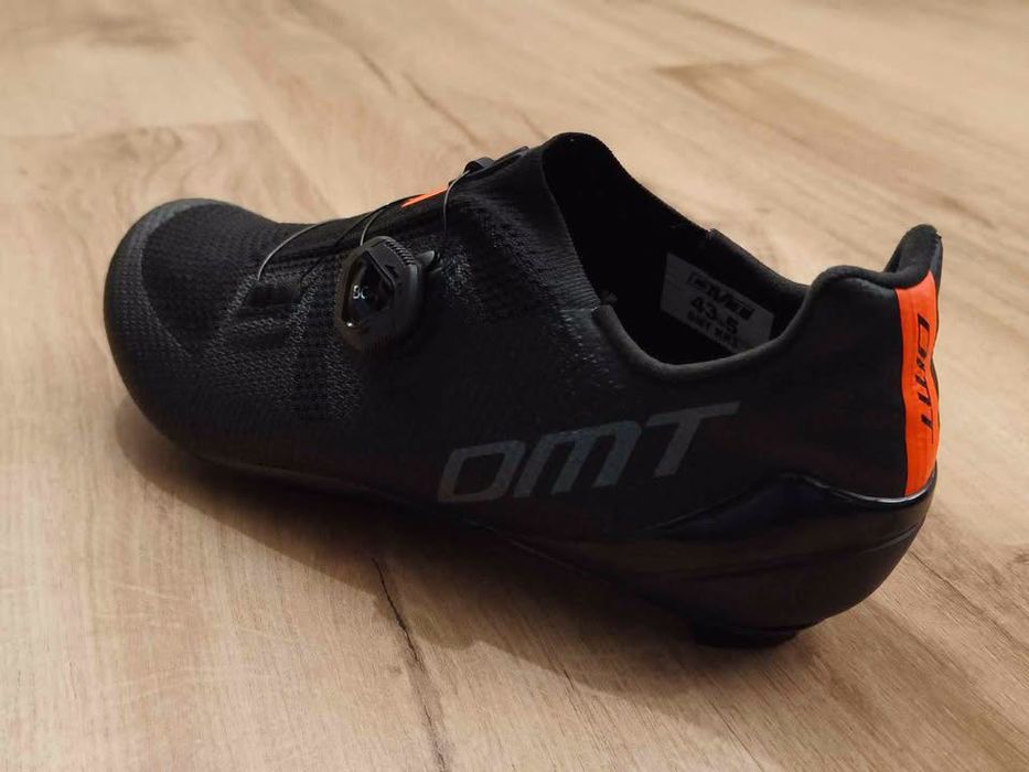 Sapatos de estrada DMT KR3