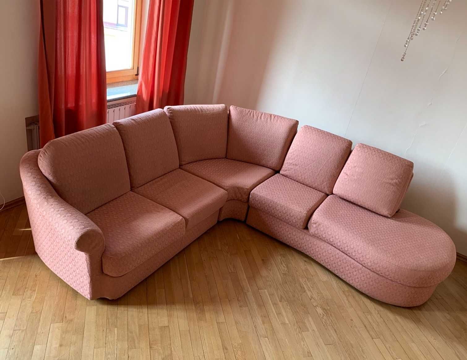 Итальянский угловой диван - большой, с раскладной частью