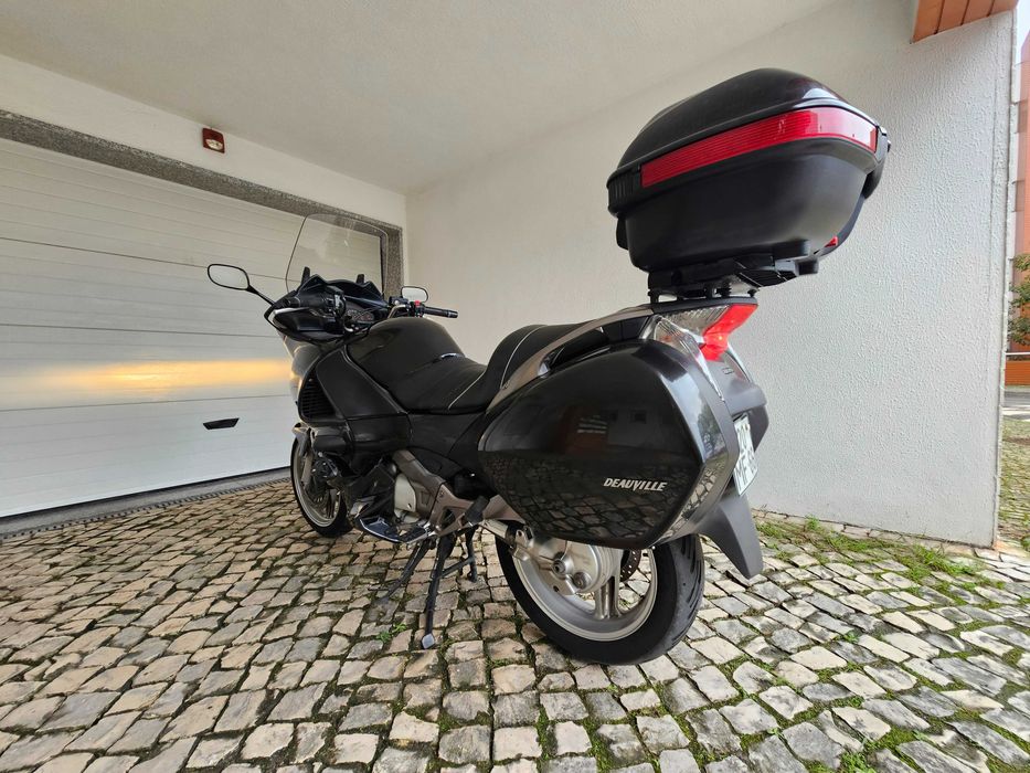 Honda Deuville NT 700 revisões feitas em concessionário oficial Honda