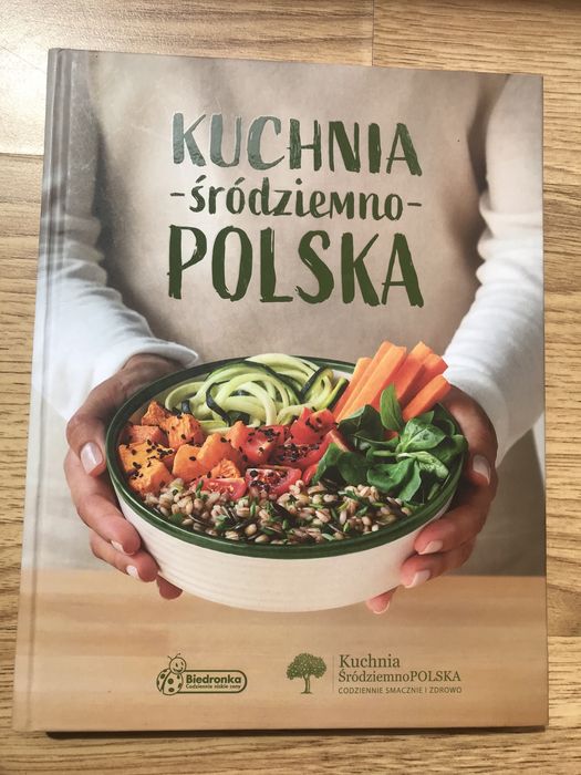 Książka kuchnia śródziemno- POLSKA z biedronki