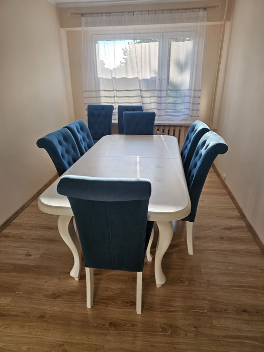 Stół z krzesłami zestaw