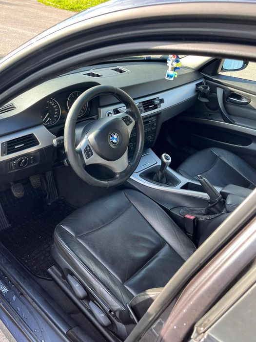 BMW e90 320i 2005r