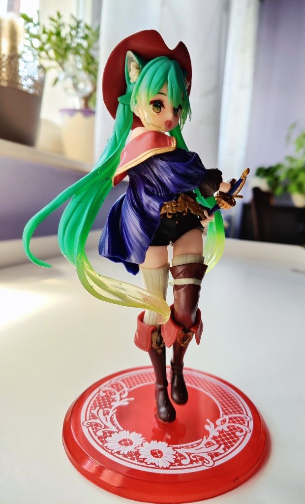 Hatsune Miku - figurka Kot w butach.