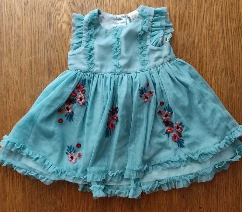 piękna wiytowa sukieneczka -rozm .68cm