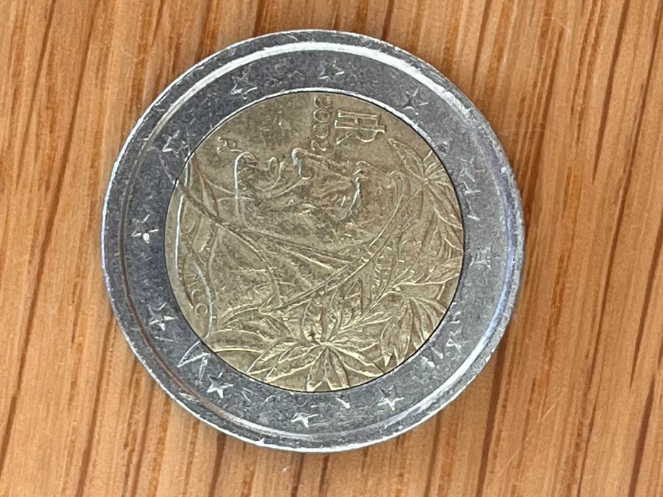 Moeda 2€ Itália 2002 com marcas de uso