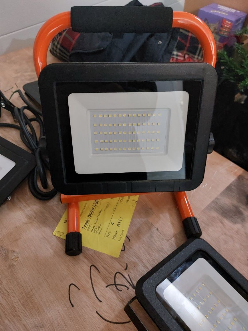 Naswietlacz reflektor Led lampa zewnetrzna do instalacji solarnych