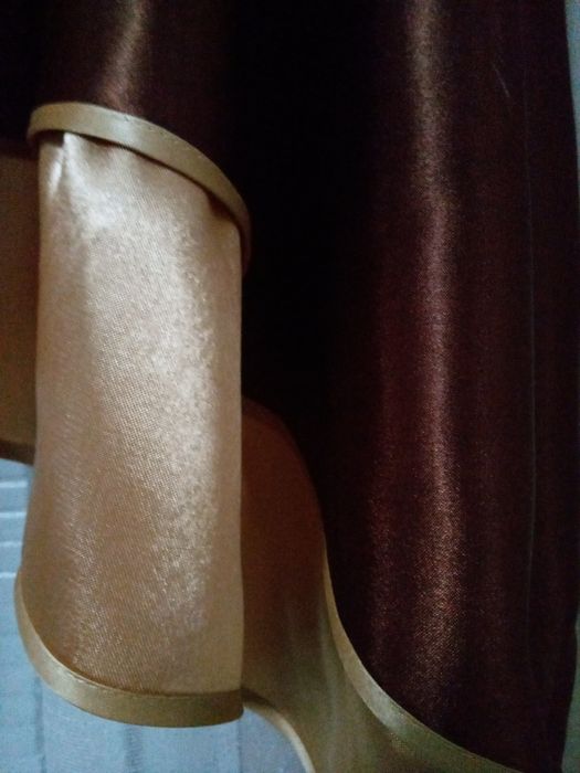 Продам комплект на кухню: занавесь + лабрекен