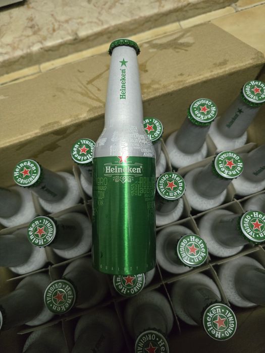 Garrafas heineken em alumínio