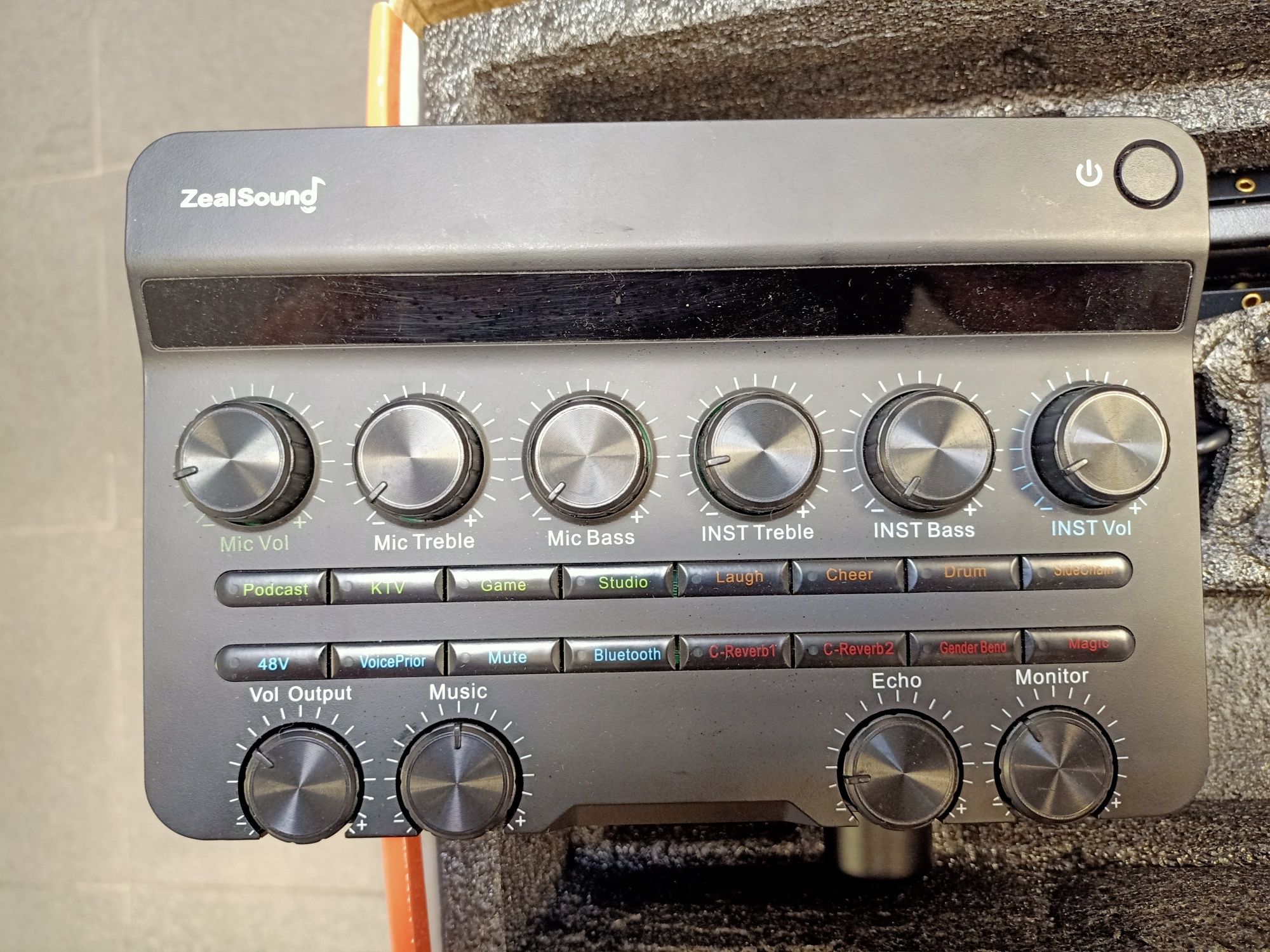 Interface do podcastów Zealsound