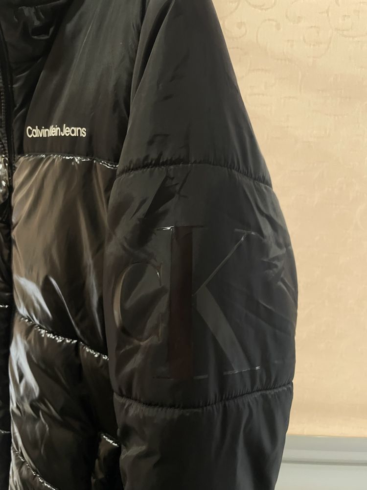 Оригінальна куртка Calvin Klein унісекс.