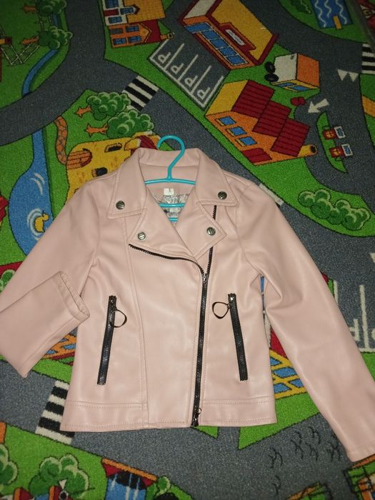 Продам весняні куртки