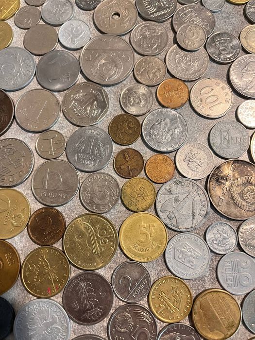 Монети світу колекція