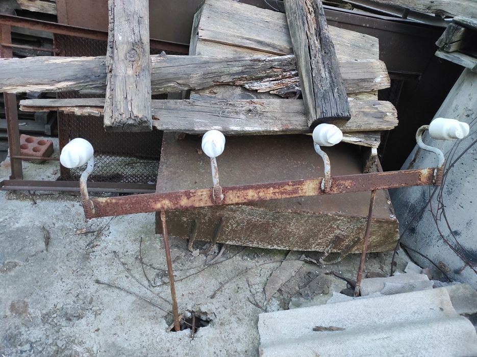 Крамические изоляторы для электрического ввода в дом