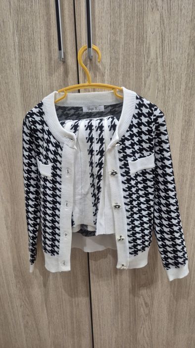 Продам дитячий шкільний костюм