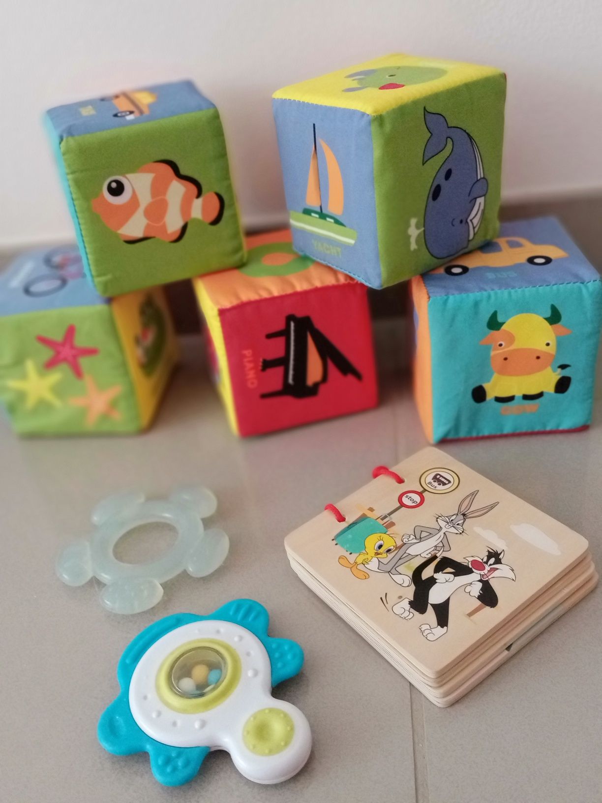 Niemowlęce zabawki kostki angielski drewniana książeczka gryzaki