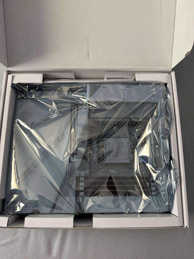 B650E Aorus Stealth Ice