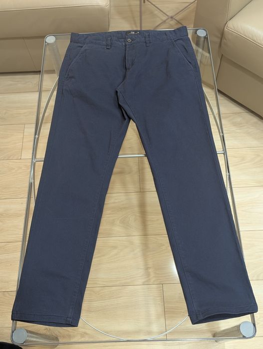 Джинсы/Чиносы мужские Oodji