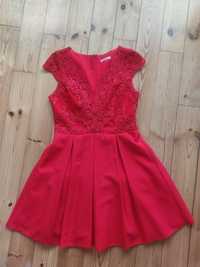 Sukienka krótka Bicotone góra koronkowa, poszerzana z paskiem czerwona
