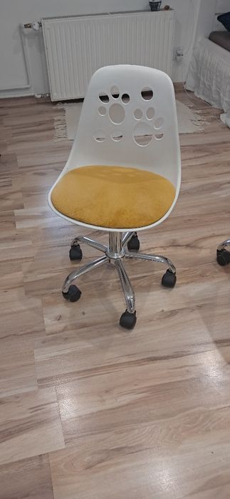 Fotel obrotowy ,krzesło obrotowe dla dziecka