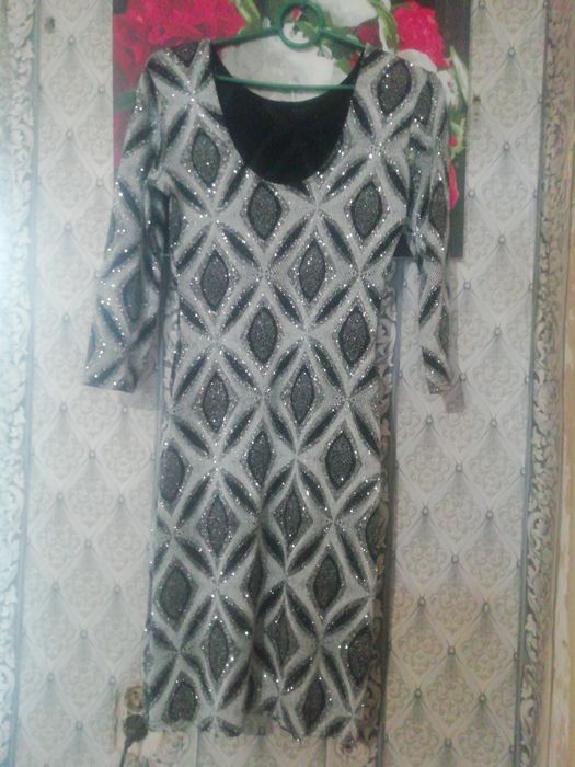 Сукня святкова (вживана)