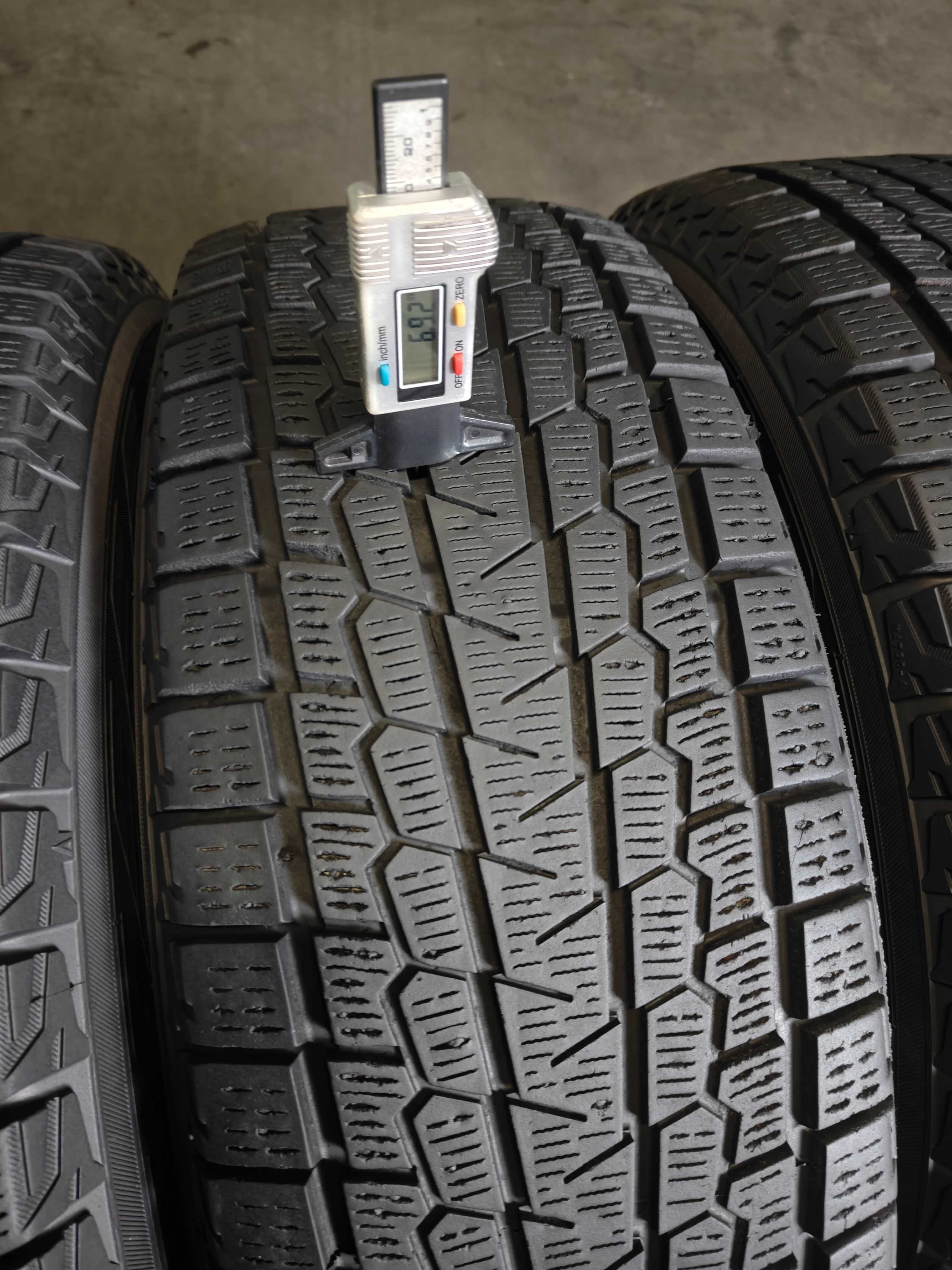 R17 225 65 шини зимові Yokohama Ice  Guard G075 японські липучки