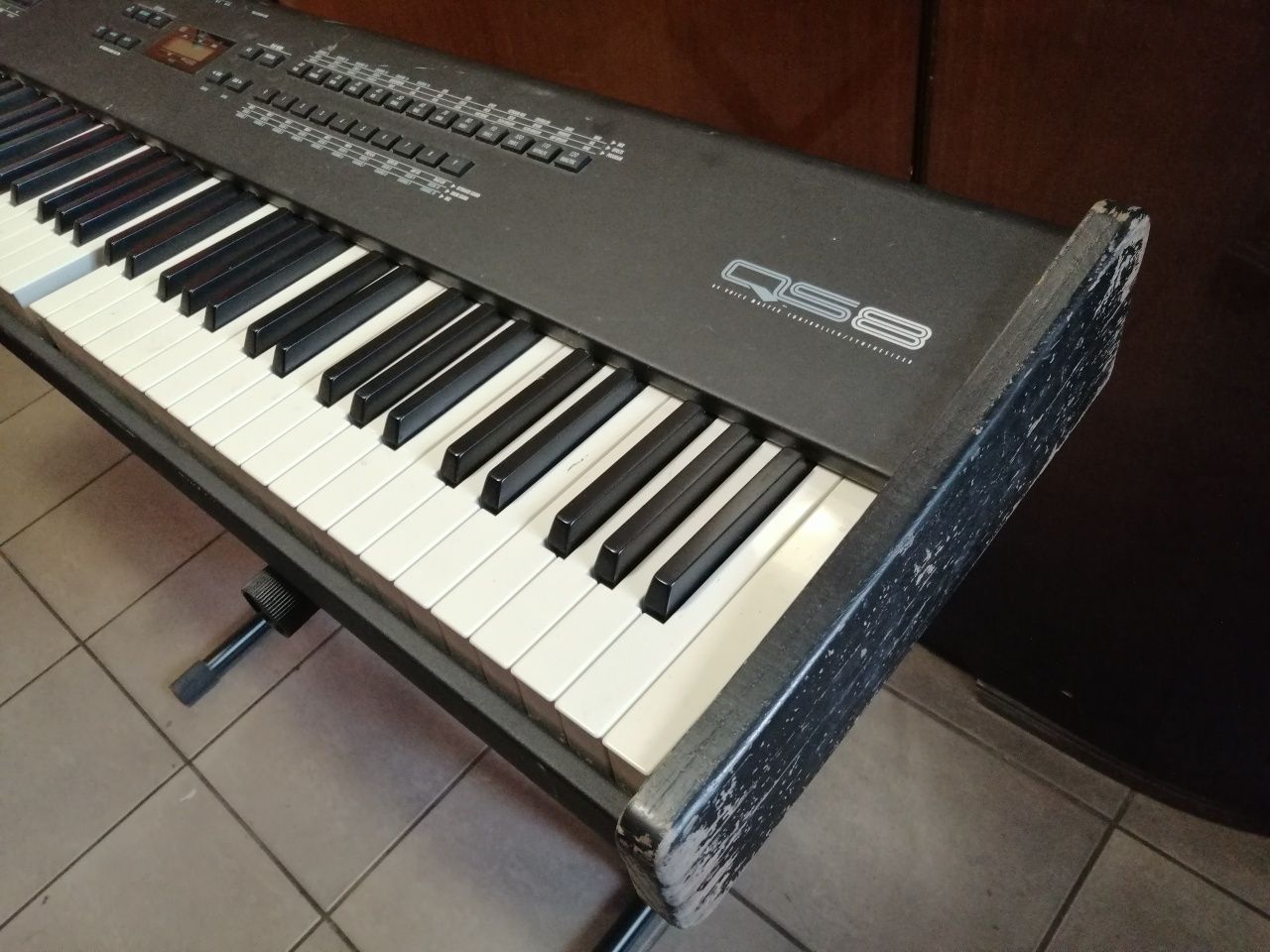 Synthesizer, piano Alesis QS8 uszkodzony!