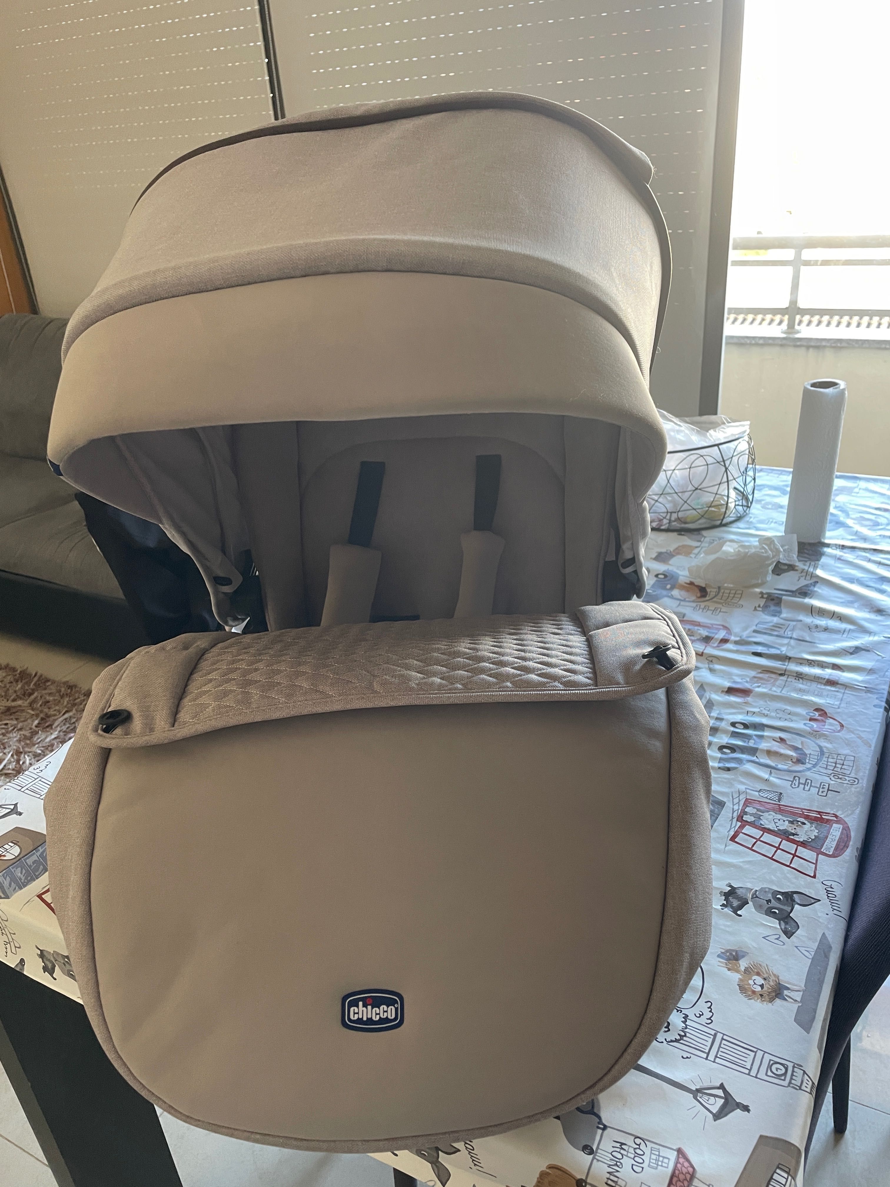 Trio bebé Chico Style go up beje com isofix