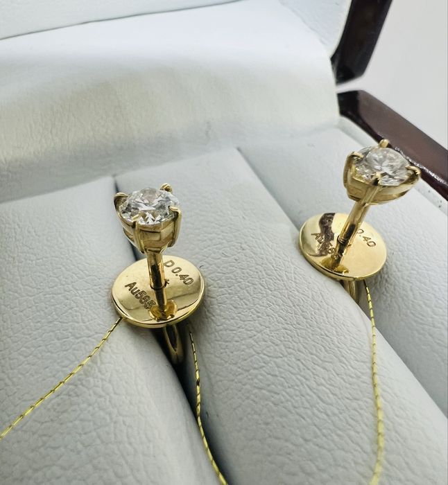 Золоті сережки пусети з діамантами 0.40 карат. Бриллианты.