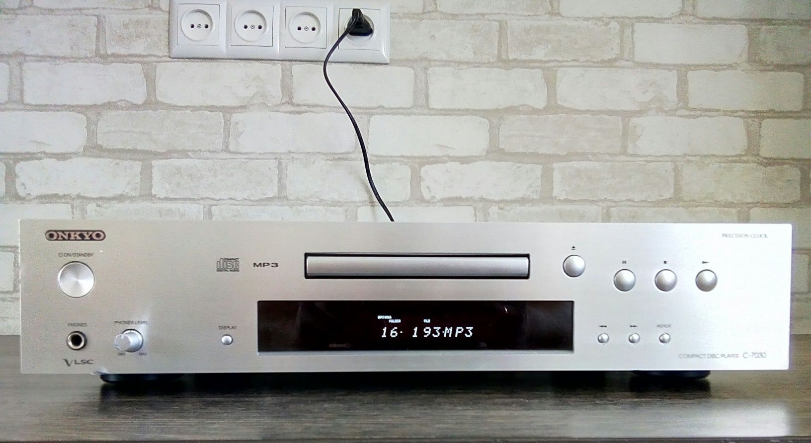 ONKYO C-7030 Compact Disc Player