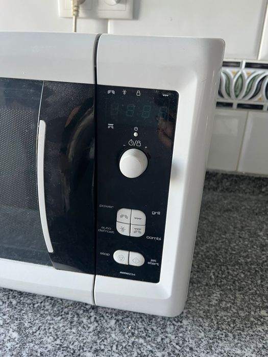 Microondas whirlpool AMW 234