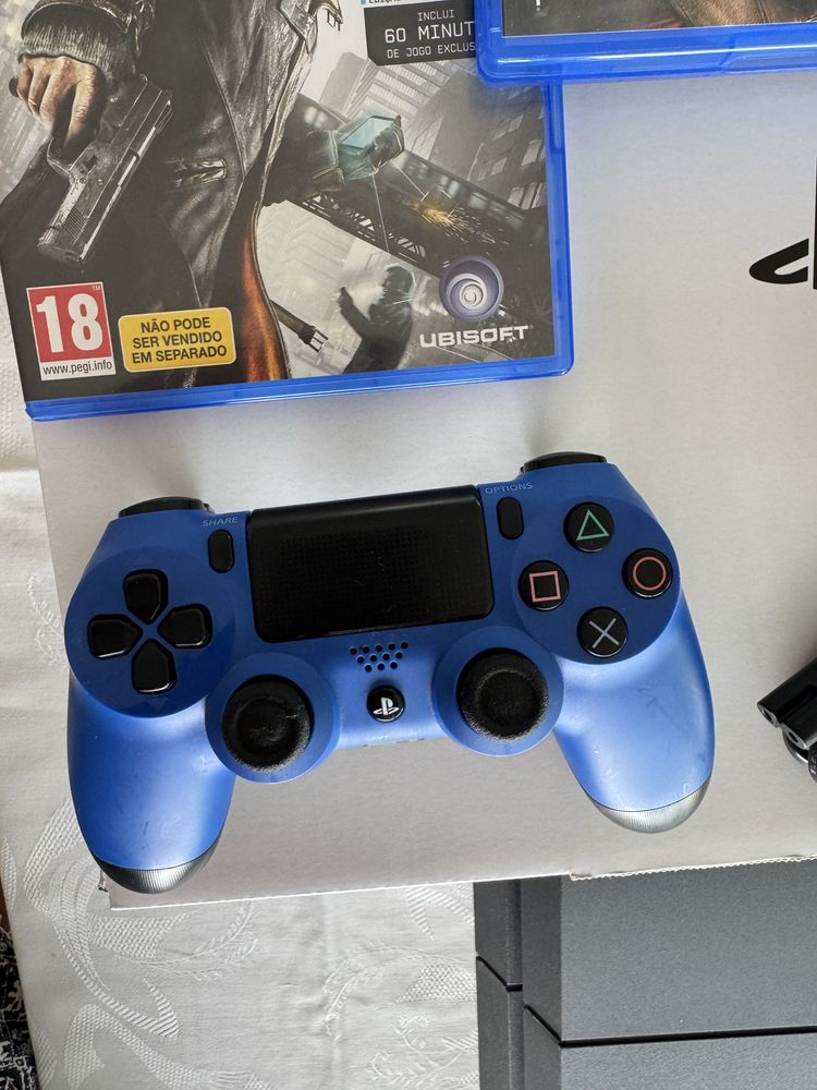 Playstation 4 com CD