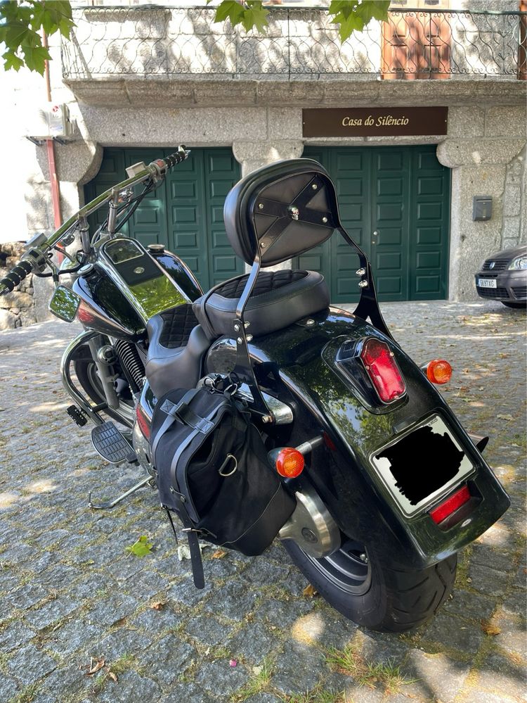 Suzuki Intruder 1500 LC