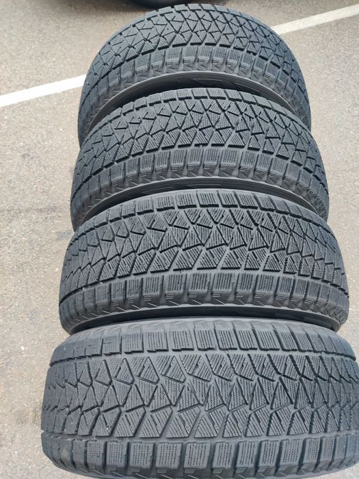 R20 275 55 шини зимові 24р Bridgestone Blizzak DM-V2