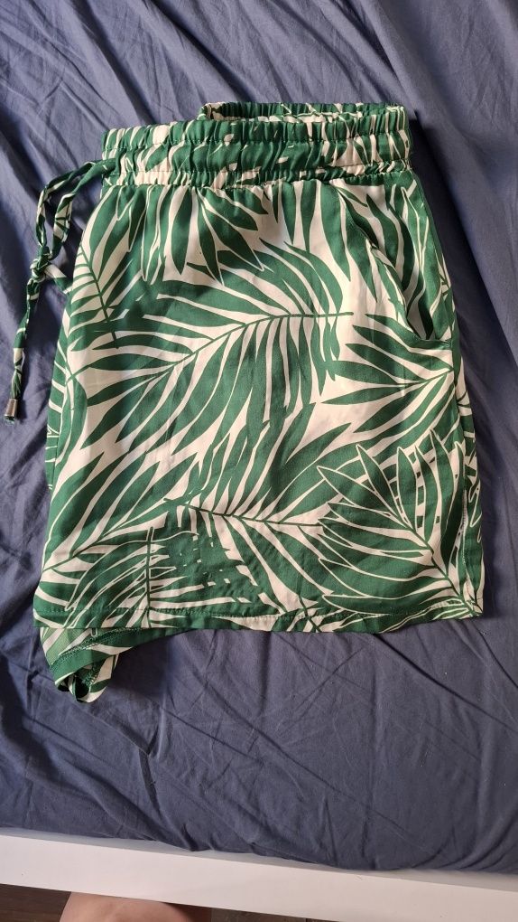 Damskie szorty / XL