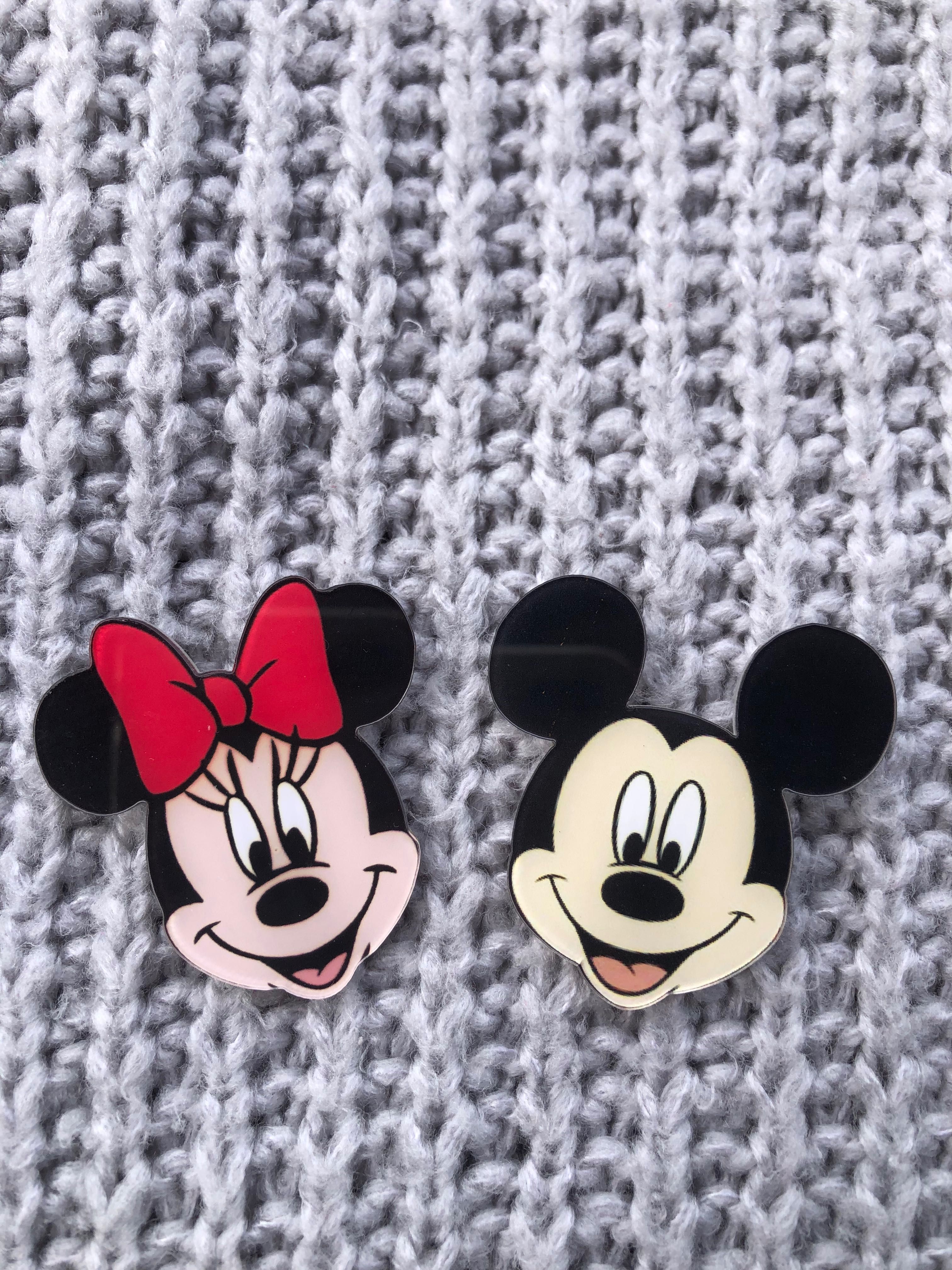 Broszka z kolekcji Mickey z postaciami Disneya Myszką Miki i Minnie