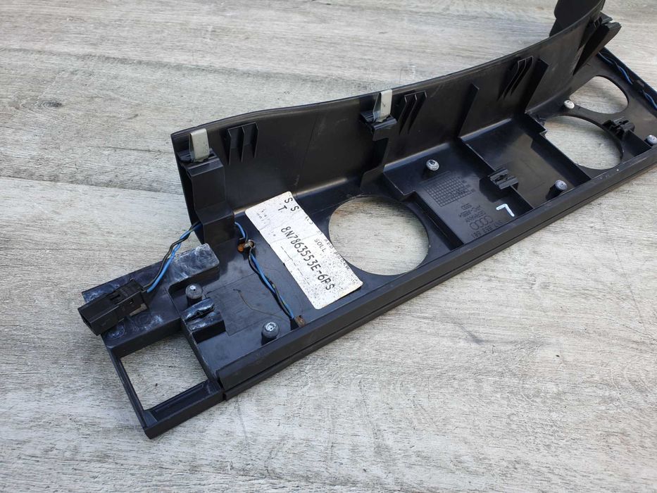 Audi TT 8N Cabrio Osłona listwa pałąka lewa