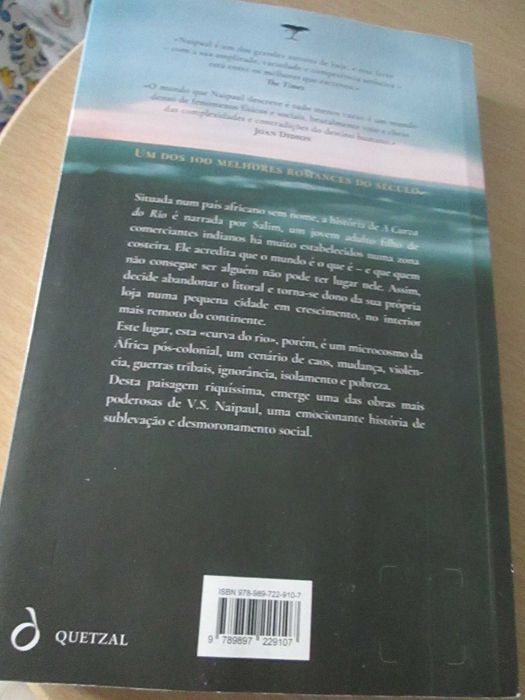 A Curva do Rio
de V. S. Naipaul (Oferta de portes)